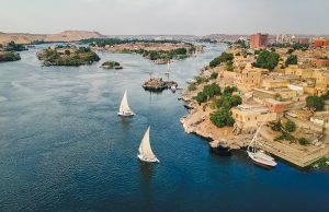 Raise a sail on the Nile
